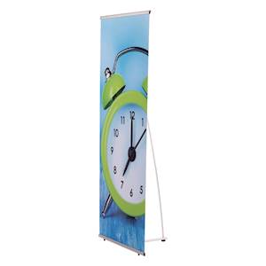 Finitions: Dimension 200cm x 80cm
Structure en L avec visuel imprimé.
Bonne visibilité des impressions, sac de rangement et de transport, visuel imprimé sur bâche standard.
Avantages: Autoportant, installation, rangement et transport facile.
Exem... 